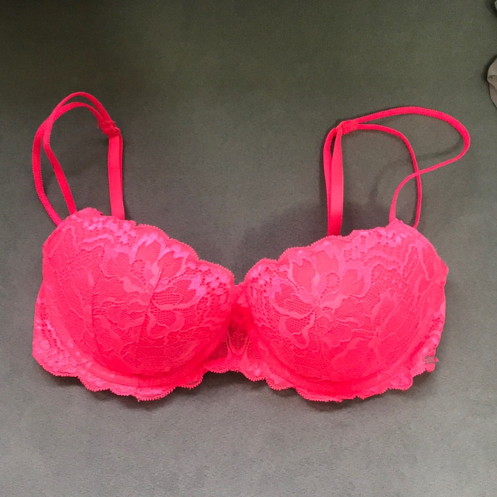 Victoria’s Secret Pink Lace Bra 32C